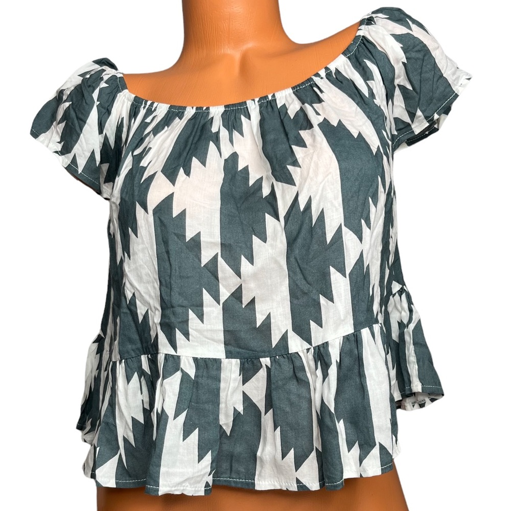LJC Designs White And Grey Geometric Print Flutter Crop Top size Small